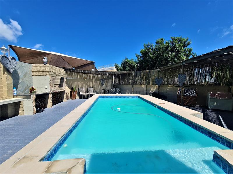 4 Bedroom Property for Sale in Myburgh Park Western Cape